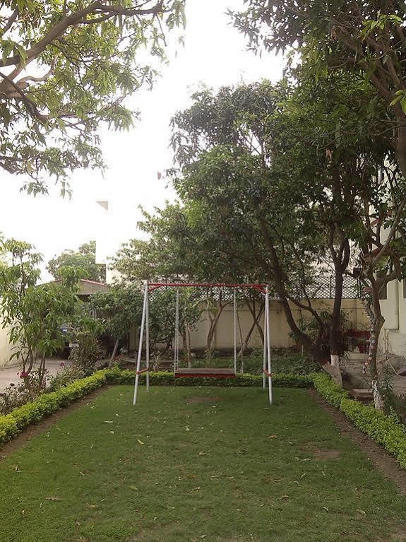 Amraai Homestay Rishikesh Exterior photo